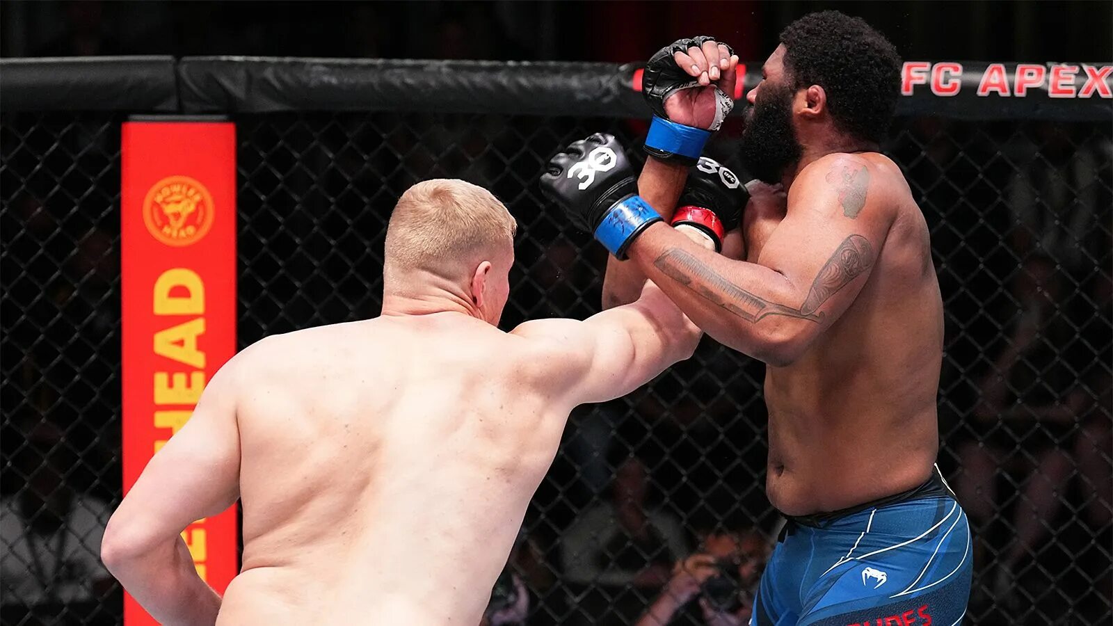 Бой ufc 304. Кертис блейдс аспинао. Кёртис блэйдс. Sean o malley def marlon vera - 2. Бой ufc 304.