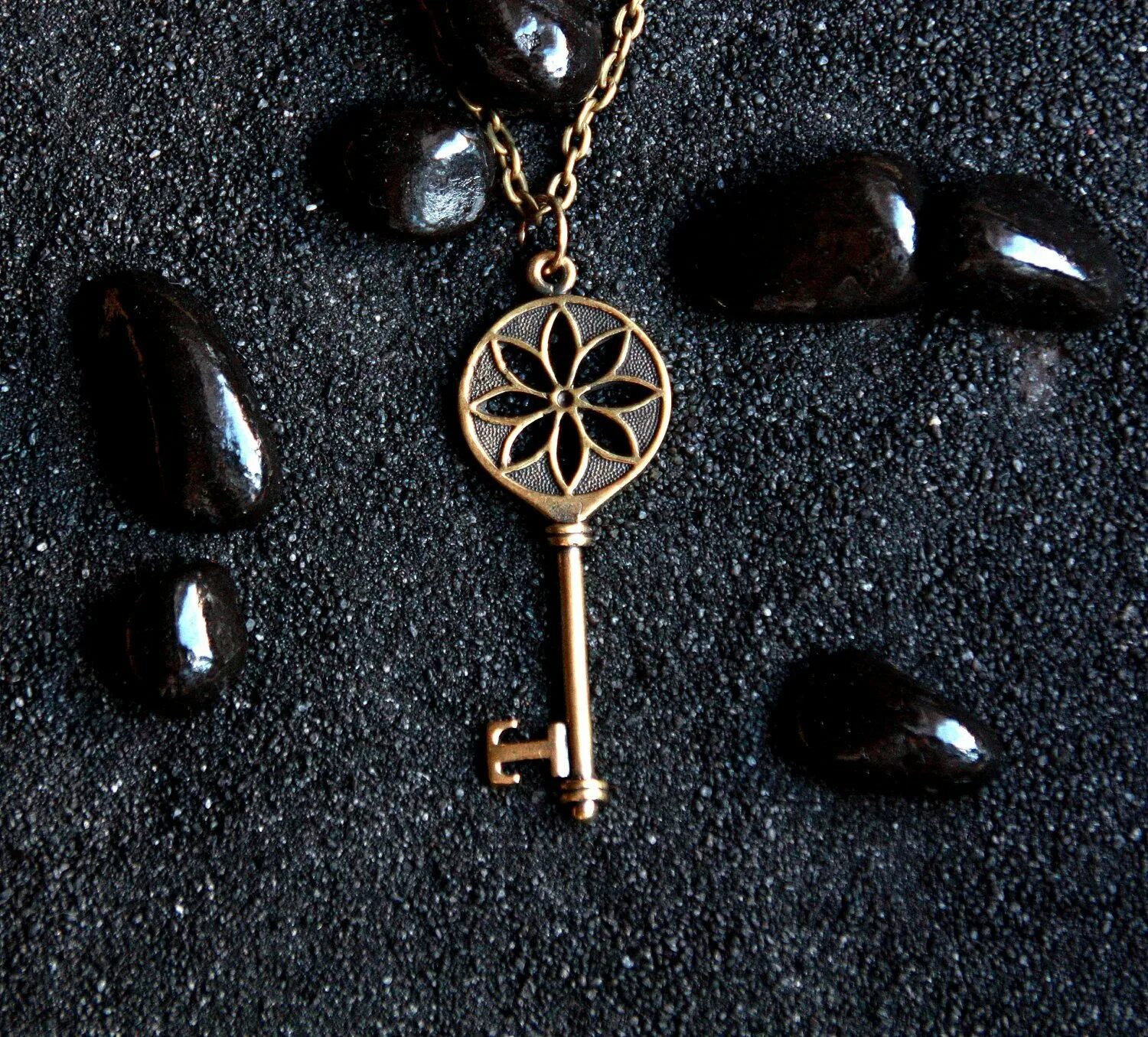 ритуалы на ключ. старинный ключ. магический ключ. ритуалы на ключ. магические предметы.