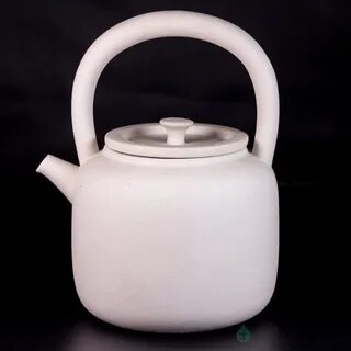 Чайник белый