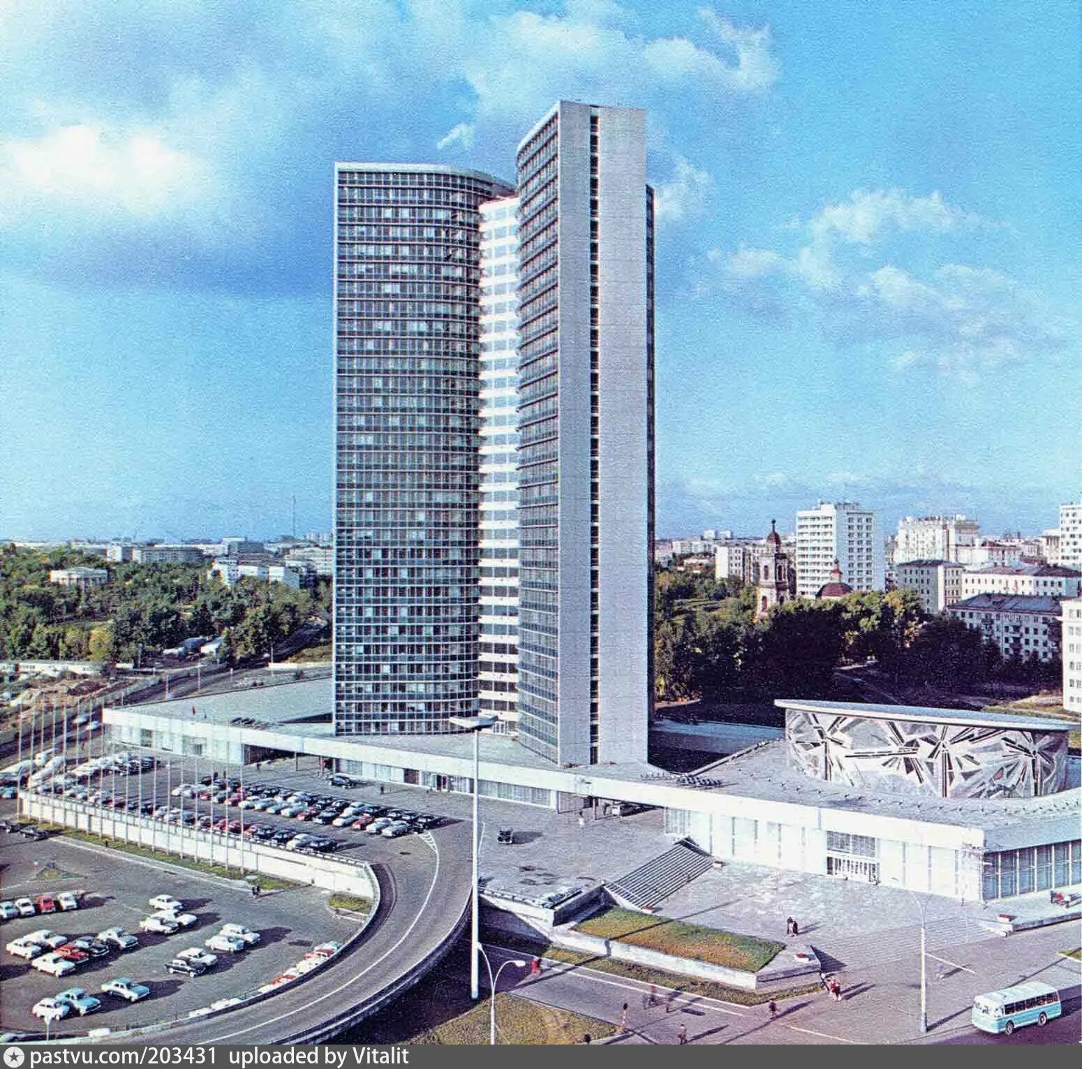 Здание сэв архитектор. Сэв новый арбат 36 здание. здание сэв в москве. дом правительства москвы новый арбат 36. здание сэв в москве архитектор посохин.