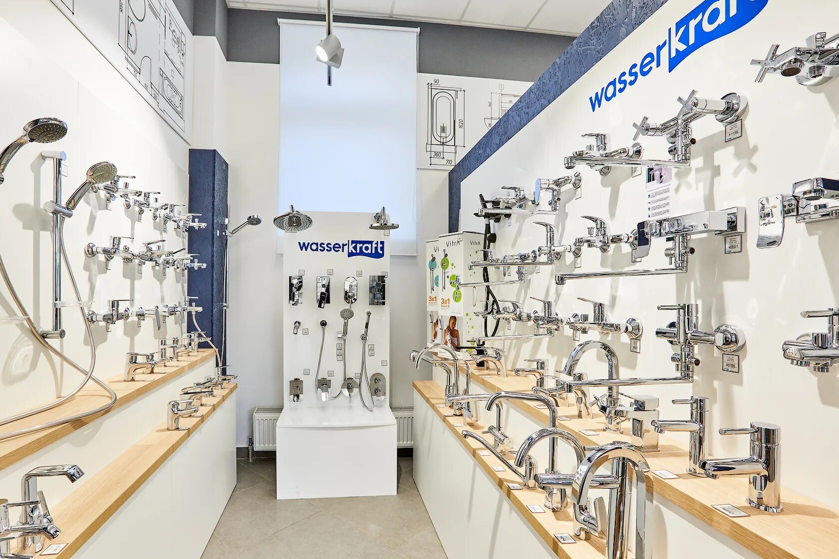 Сантехническое оборудование. Сантехническая компания. Красивый магазин сантехники. Магазин плитки и сантехники. Сантехника магазины выкладка.