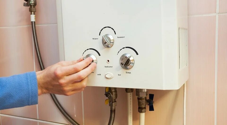 Водонагреватель проточный газовый neva. Колонка газовая демрад d250. Водогрейка житомир. Водонагреватели газовые неисправности. Водонагреватели газовые неисправности.