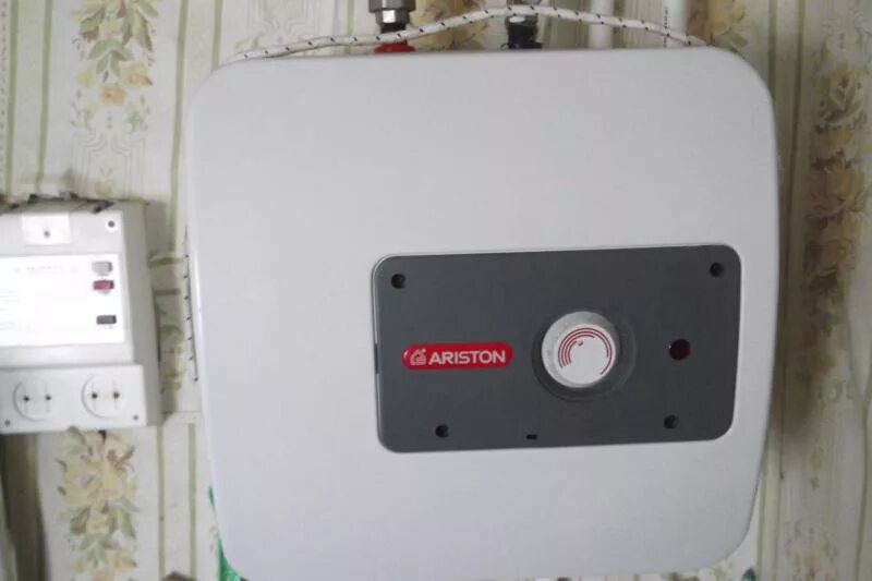 Ariston sg 15 or. Аристон mod sg 15 ur. Водонагреватель аристон sg or 15. Водонагреватель накопительный ariston abs andris lux 30. Аристон 10 литров.