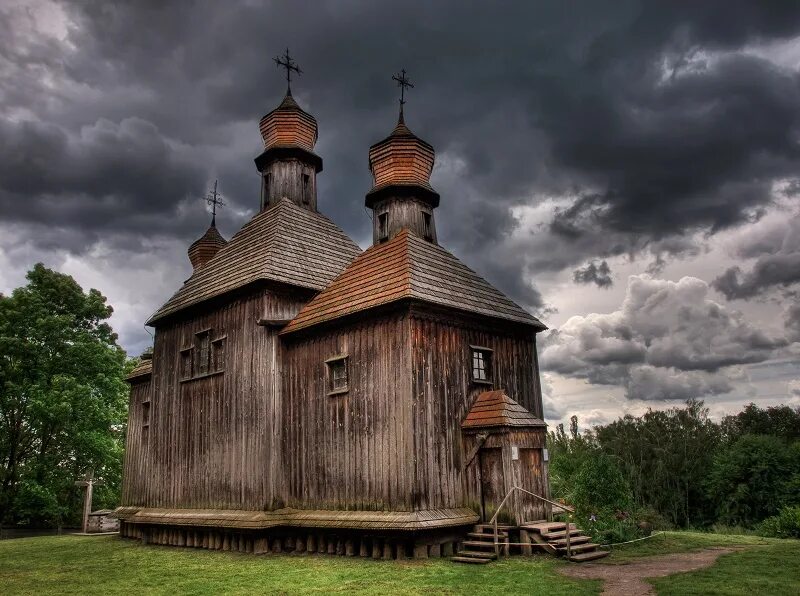 Wooden church. Деревянный храм Озерки Калужская область. Светогорский деревянная Церковь Украина. Шатровые деревянные храмы на Руси 13 век. Деревянная Церковь Арья.