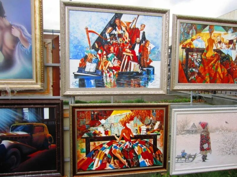 Вернисаж у цдх. Художники на вернисаже в измайлово. Крымский вернисаж. Крымский вернисаж. Крымский вернисаж.