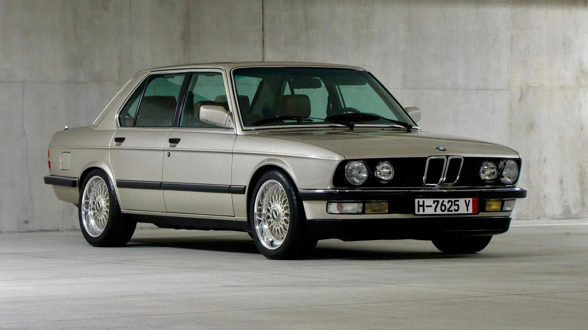 28 28 535. BMW e28 535. БМВ 535 е28. BMW e28 1981. BMW e28 Classic.