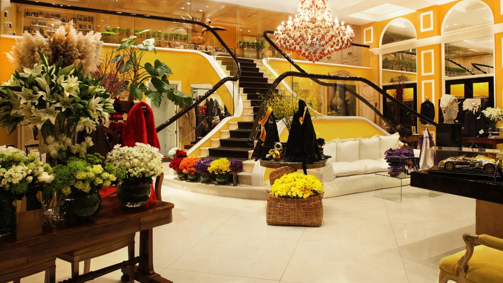 Любое магазин в мире. House of Bijan: Беверли Хиллз. Магазин House of Bijan: Беверли Хиллз. House of Bijan» – самый дорогой магазин в мире. House of Bijan магазин в Америке.