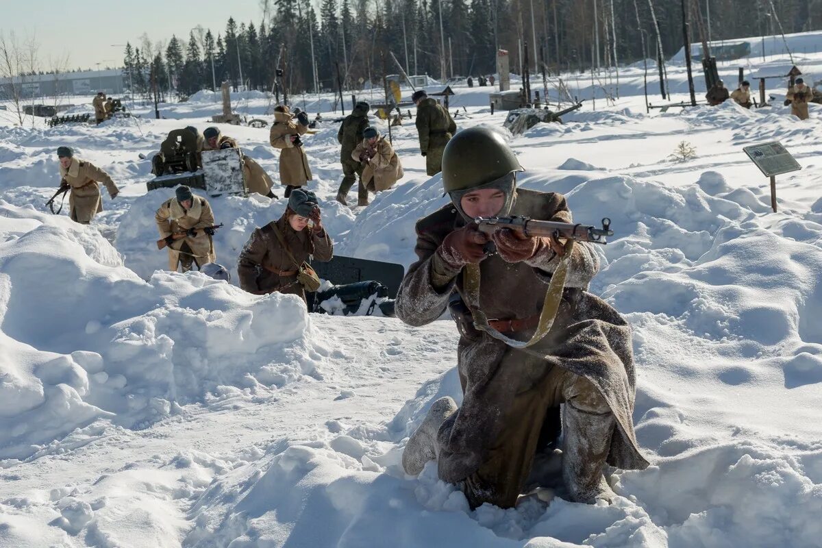 Реконструкция в парке Патриот 23 февраля. Историческая реконструкция ВОВ. Реконструкция Великой Отечественной войны. Реконструкция боя 23 февраля 2021 в парке Патриот. Реконструкция в феврале