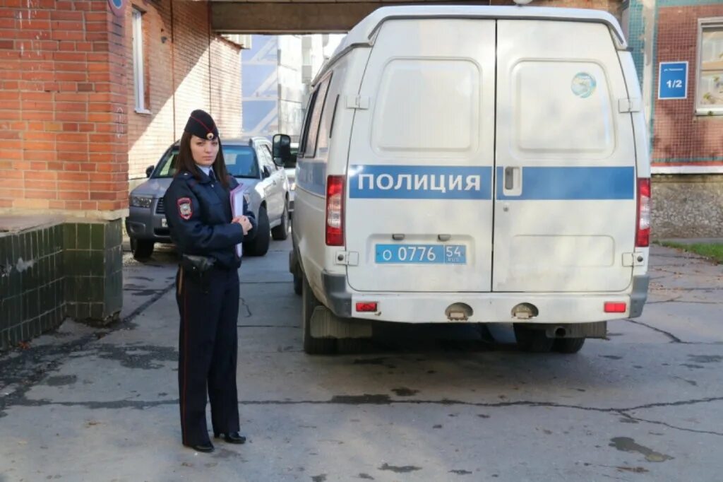Милиция Новосибирск. Полицейский автомобиль в Новосибирске. Полиция Новосибирск машины. Автобус из полиции. Новосибирская участковая