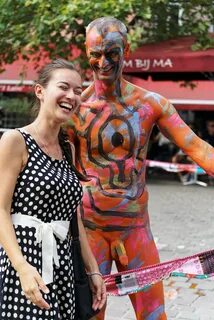 Slideshow tiktok body paint.