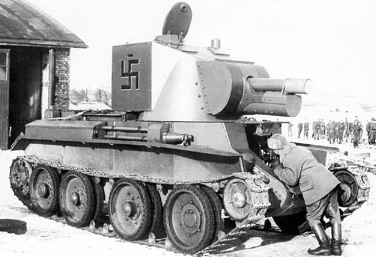 Немецкий танк 7. Финская САУ БТ 42. Штурмовое орудие БТ-42. Финский танк БТ-42. БТ-42 финское штурмовое орудие.