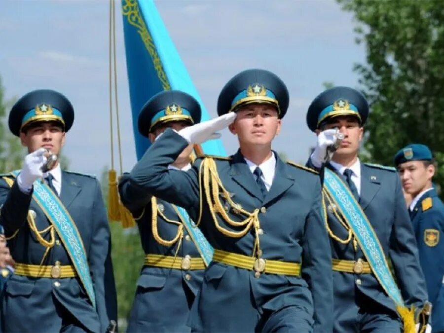 Әскери деген не. 5 мая праздник в кыргызстане. Отан. 7 мая картинки. Офицерская форма казахстана.