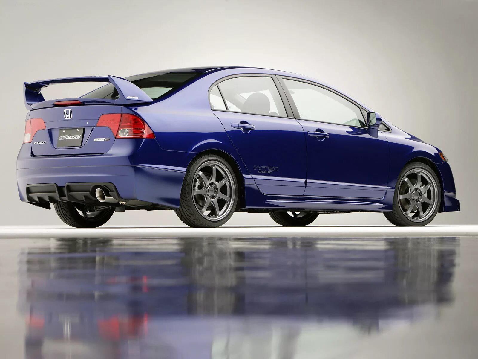 Honda Civic Hybrid Makes Hollywood Film Debut