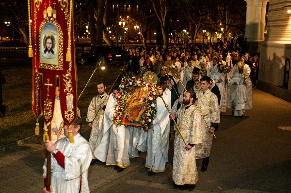 патриарх кирилл в христорождественском соборе липецка. рождественская служба в храме во сколько начинается. рождество во сколько служба начинается в церкви.