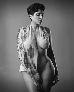Sarah crabtree nude.