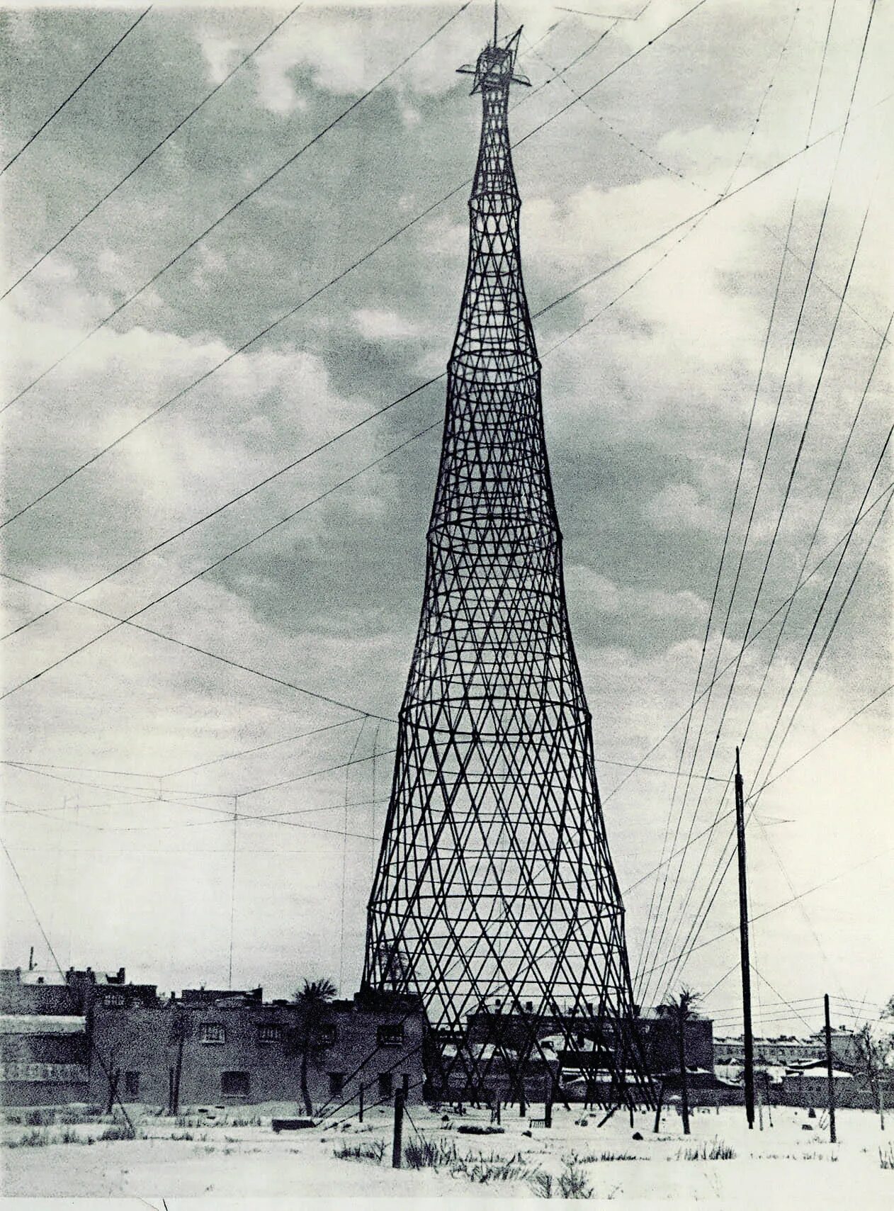 Шуховская башня 1922. Шуховская башня в Москве 1920. Башня Шухова на Шаболовке. Радиобашня Шухова 1922. В москве завершено строительство башни