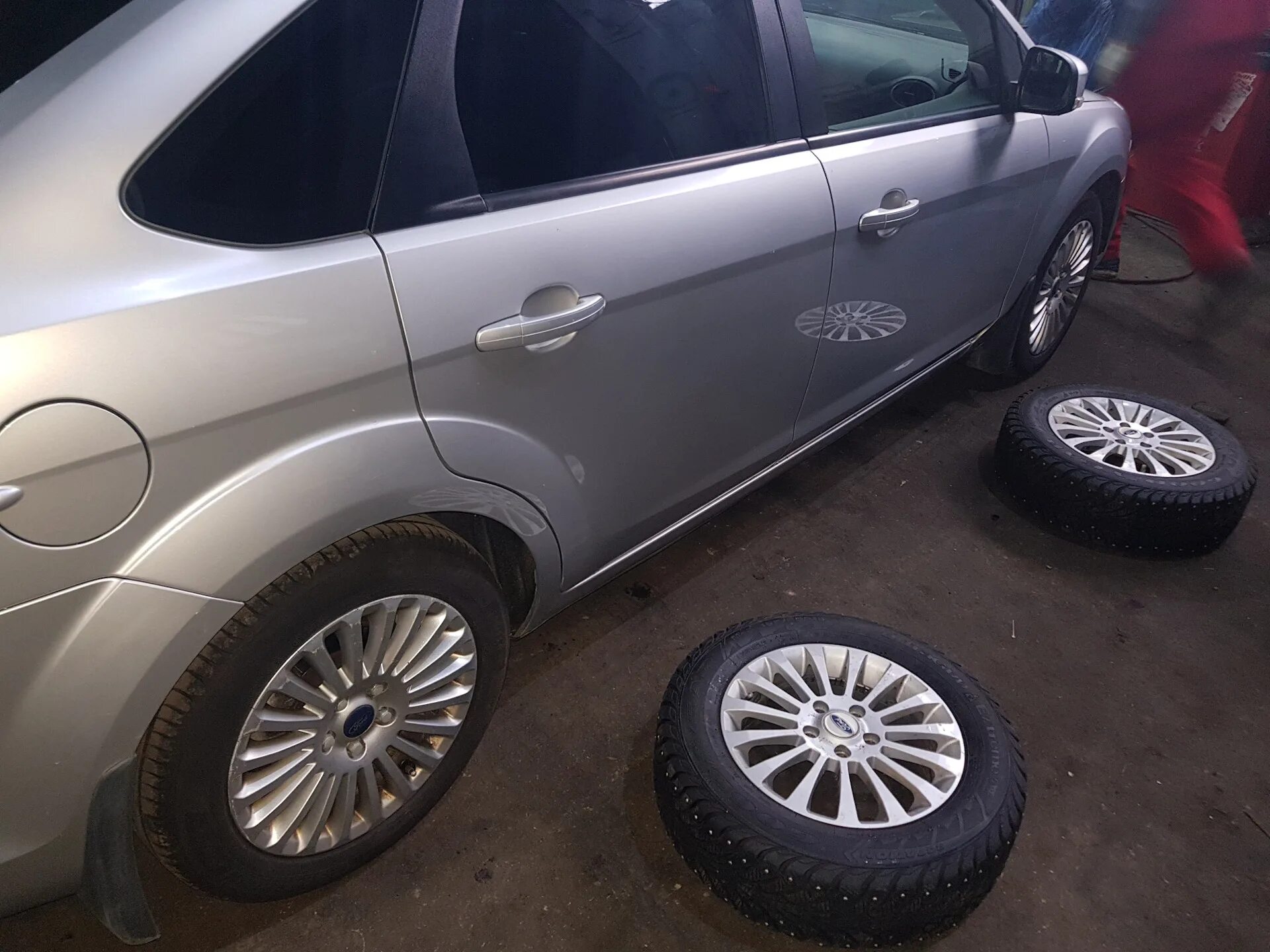 Купить колеса в сборе с летней резиной. 205/55 R16 фф2. Ford Focus 2 225/55 r16. Диски Ford Focus 2 2008 r16. 225 50 R16 фф2.