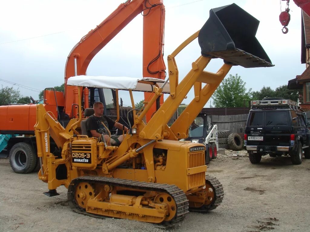 Komatsu d20s. Комацу d10s. Экскаватор погрузчик Komatsu d10s. Komatsu d20s-3. Купить японский экскаватор