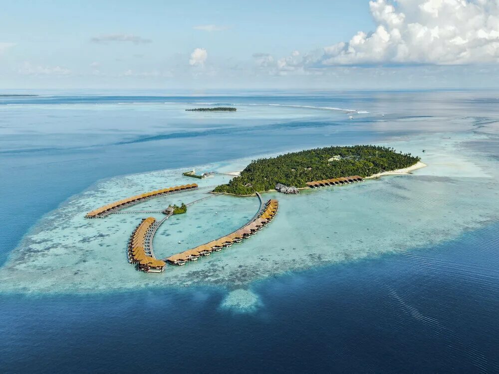 Laamu atoll. Мальдивы северный атолл. Наутилус мальдивы остров. Остров хураа мальдивы. Пляж мирихи, мальдивы.