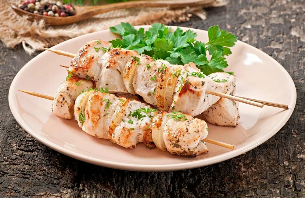 Лучший куриный шашлык. Шашлык куриный. шашлык куриное филе. шашлык из филе курицы. шашлык из индейки.