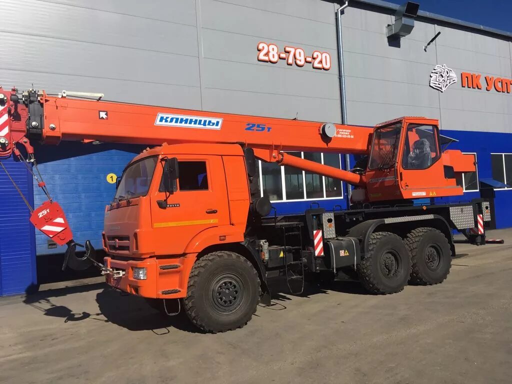 Автокран ивановец кс-45717к-3р на шасси камаз-43118. Автокран ивановец 20 тонн. Камаз 53228-15. Камаз кран галичанин 25. Кран камаз 25.