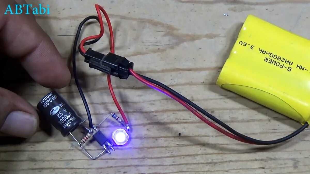 Мигалка корвет 2115. Мигалки 2. Маяк проблесковый мтз 82. Почему когда разговариваешь по рации срабатывают мигалки. Мигалка для зарядки.