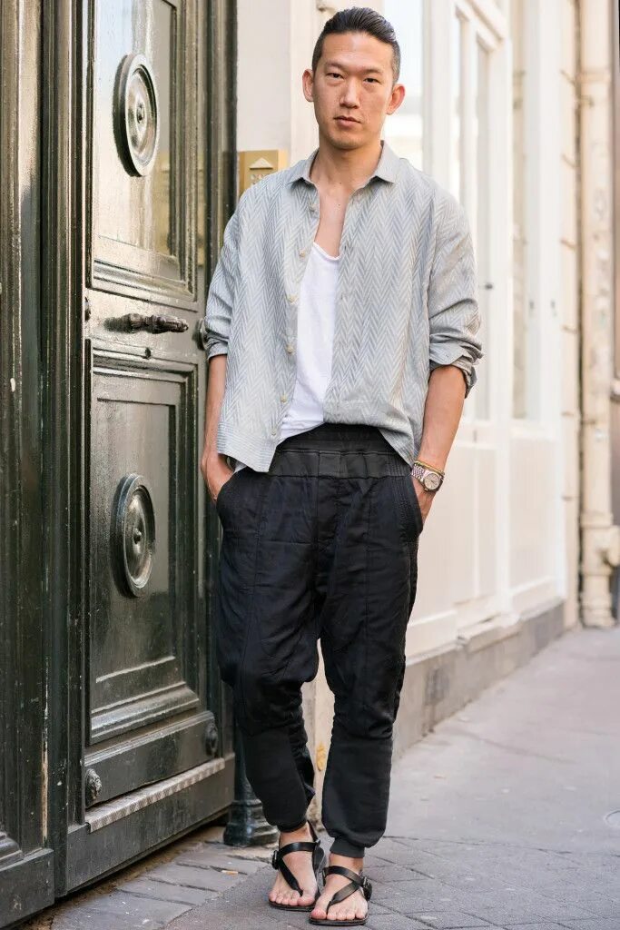 Платья для невысоких девушек. Риз уизерспун ноги. Певицы с небольшим ростом. Мужчина маленького роста. Одежда для невысоких девушек.