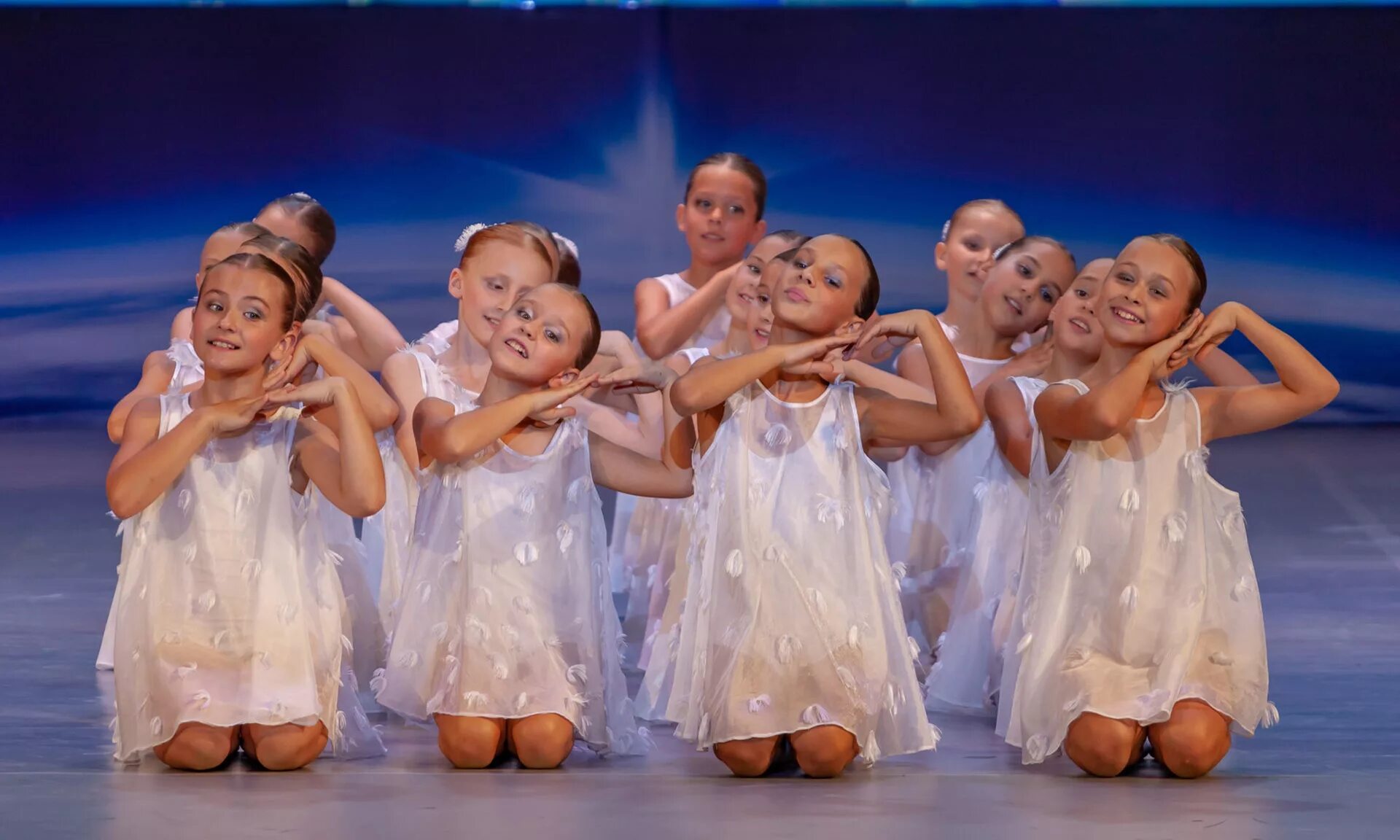 хореография коллектив. костюмы для танцевальных коллективов. радость. детский танцевальный коллектив. танцевальный конкурс.