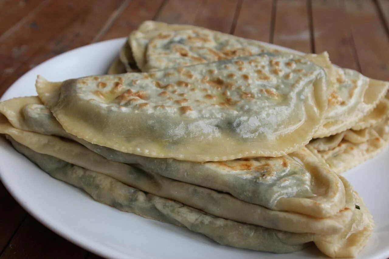 Чуду с мясом рецепт дагестанское. Национальная кухня дагестана чуду. дагестанская кухня чуду с мясом. дагестанский пирог чуду. даргинское чуду с зеленью.