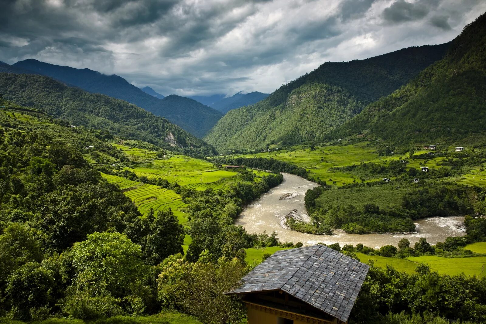 Республика бутан. Королевство бутан (Bhutan). Бутан Гималаи. Бутан природа. Бутан Китай Долина Беюл.