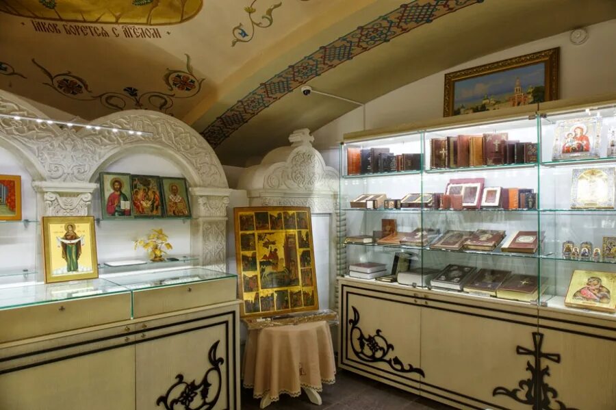 иконная лавка софрино. иконная лавка покровского монастыря в москве. церковная лавка монастыря. даниловский монастырь в москве церковная лавка. церковная лавка монастыря.