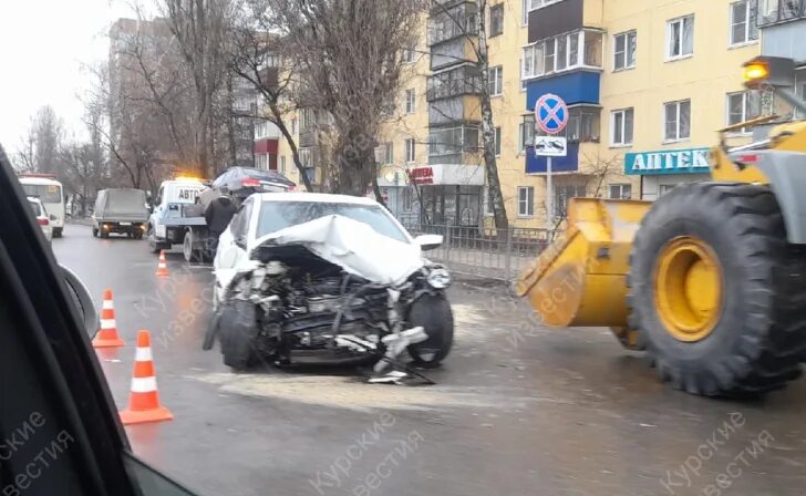 Авария на курском фото В Курске в ДТП пострадала пассажирка травмая ГТРК "Курск" Новости Курска и Кур