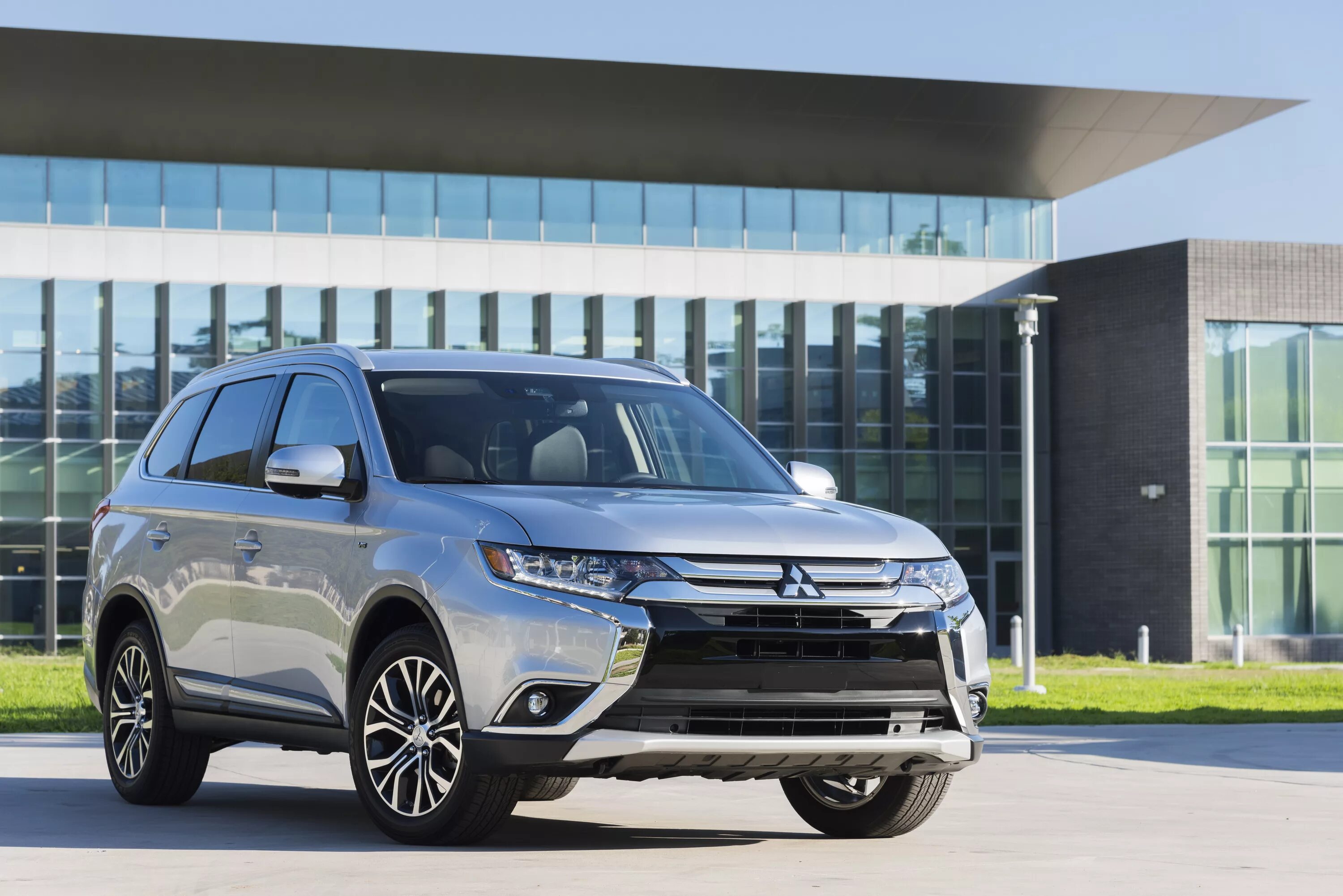 Mitsubishi outlander 2017. Mitsubishi Outlander gt 2017. Mitsubishi Outlander gt 2018. Outlander 2015. Mitsubishi Outlander 2015.