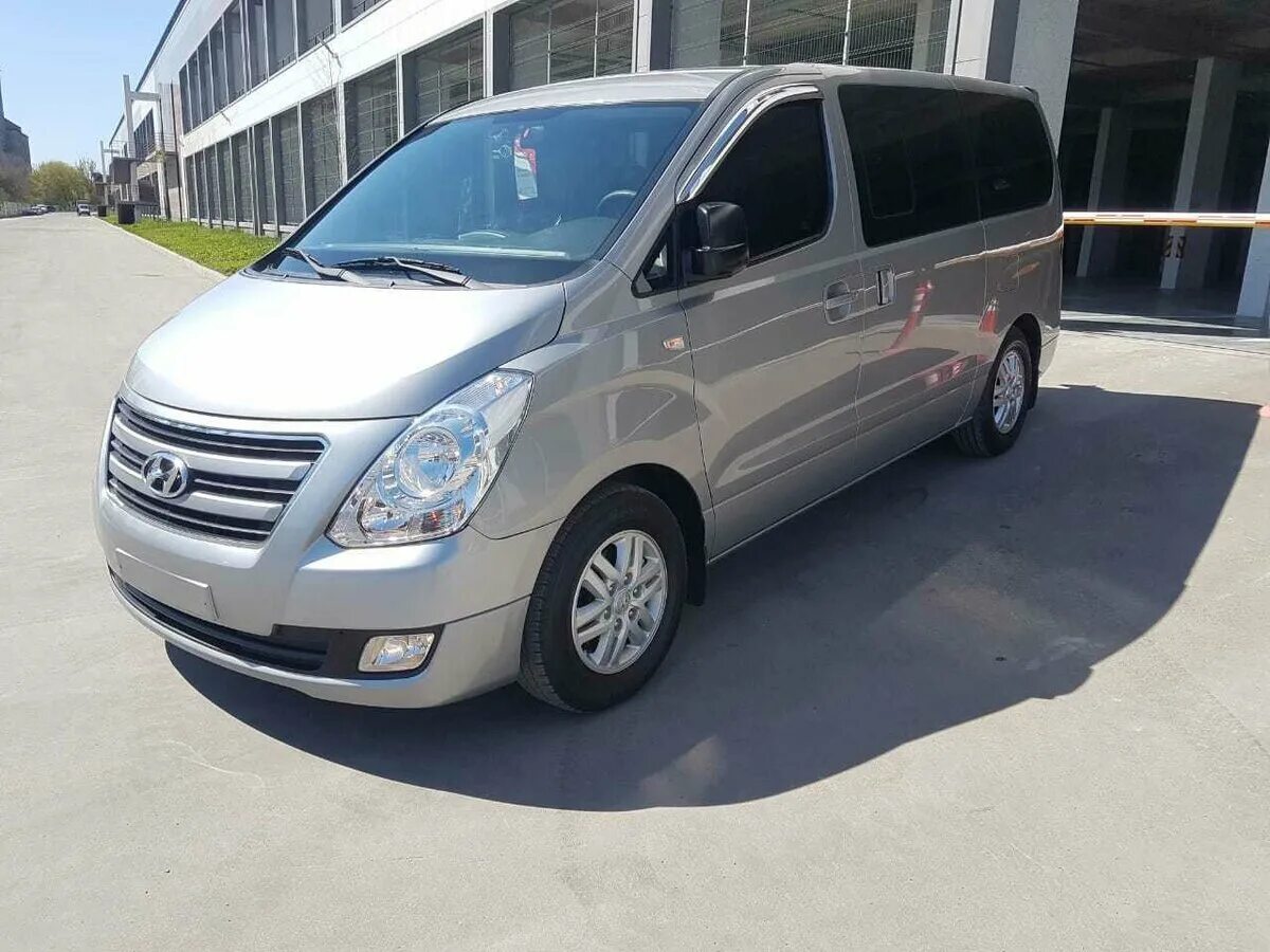 Авито купить гранд старекс. Hyundai Grand Starex 2016. Hyundai Grand Starex 4wd. Хендай Старекс 2016. Гранд Старекс 2016.