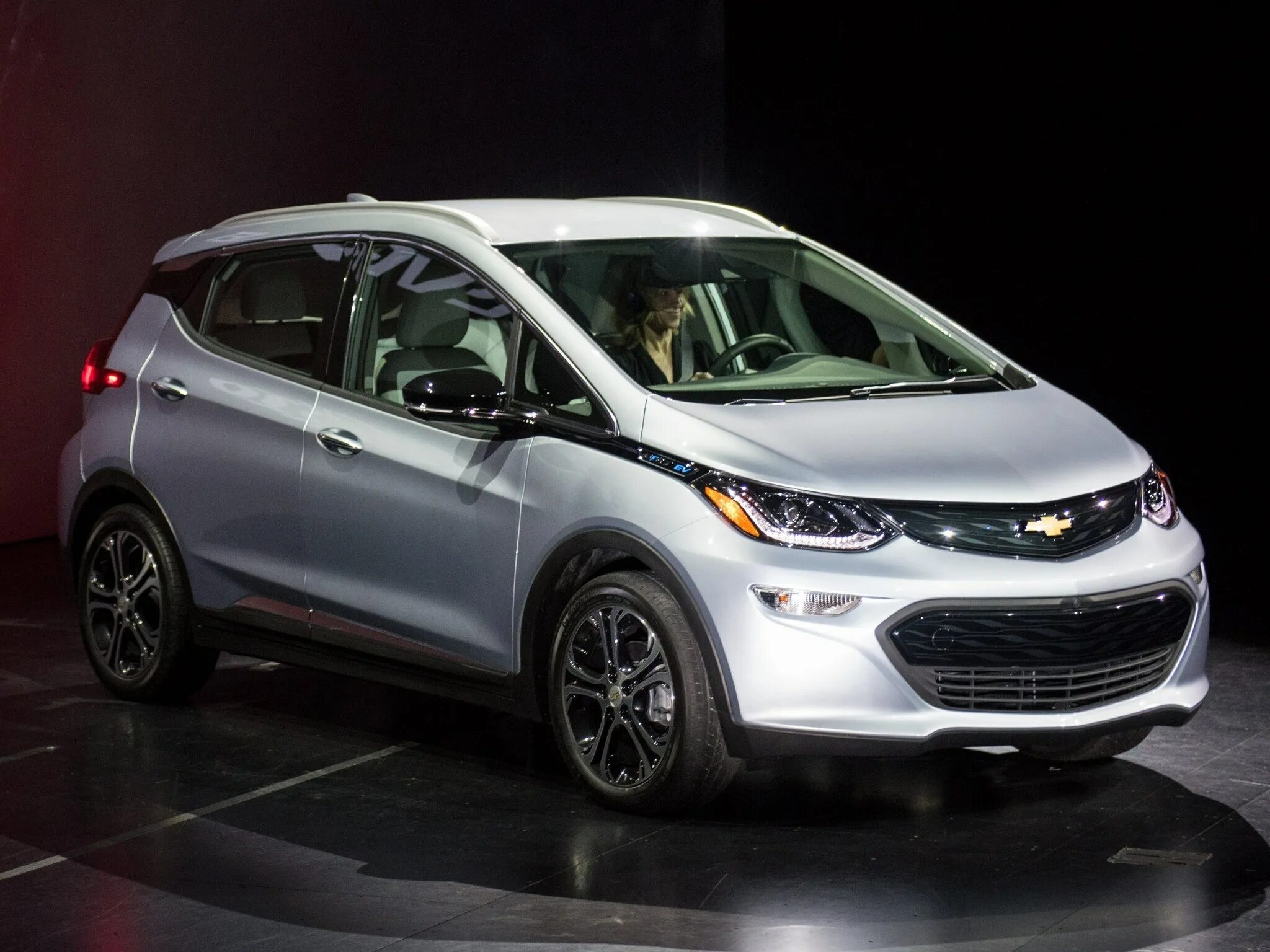 Chevrolet электромобиль Bolt. Электрокар Шевроле болт. Chevrolet Volt ev. Шевроле болт электромобиль 2020. Volt 2017