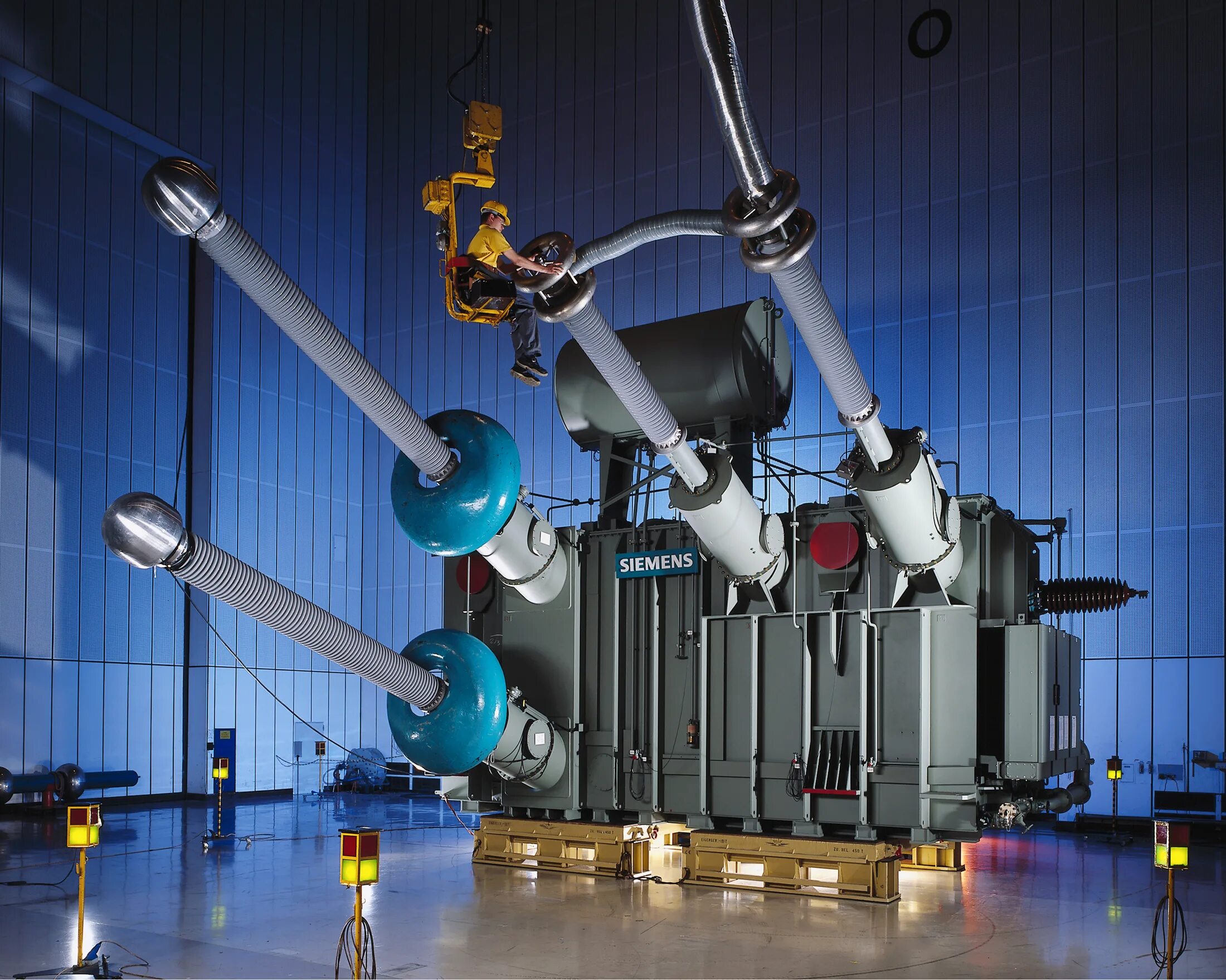 Электрическое оборудование используется для. Hvdc трансформатор. hvdc сименс 110 кв. высоковольтный трансформатор силовой. энергетическое оборудование.
