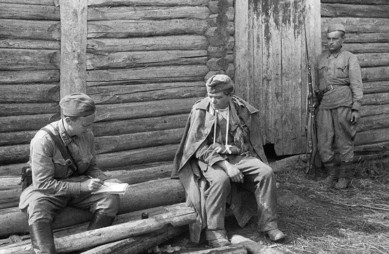 Военнопленный обязан сообщить только
