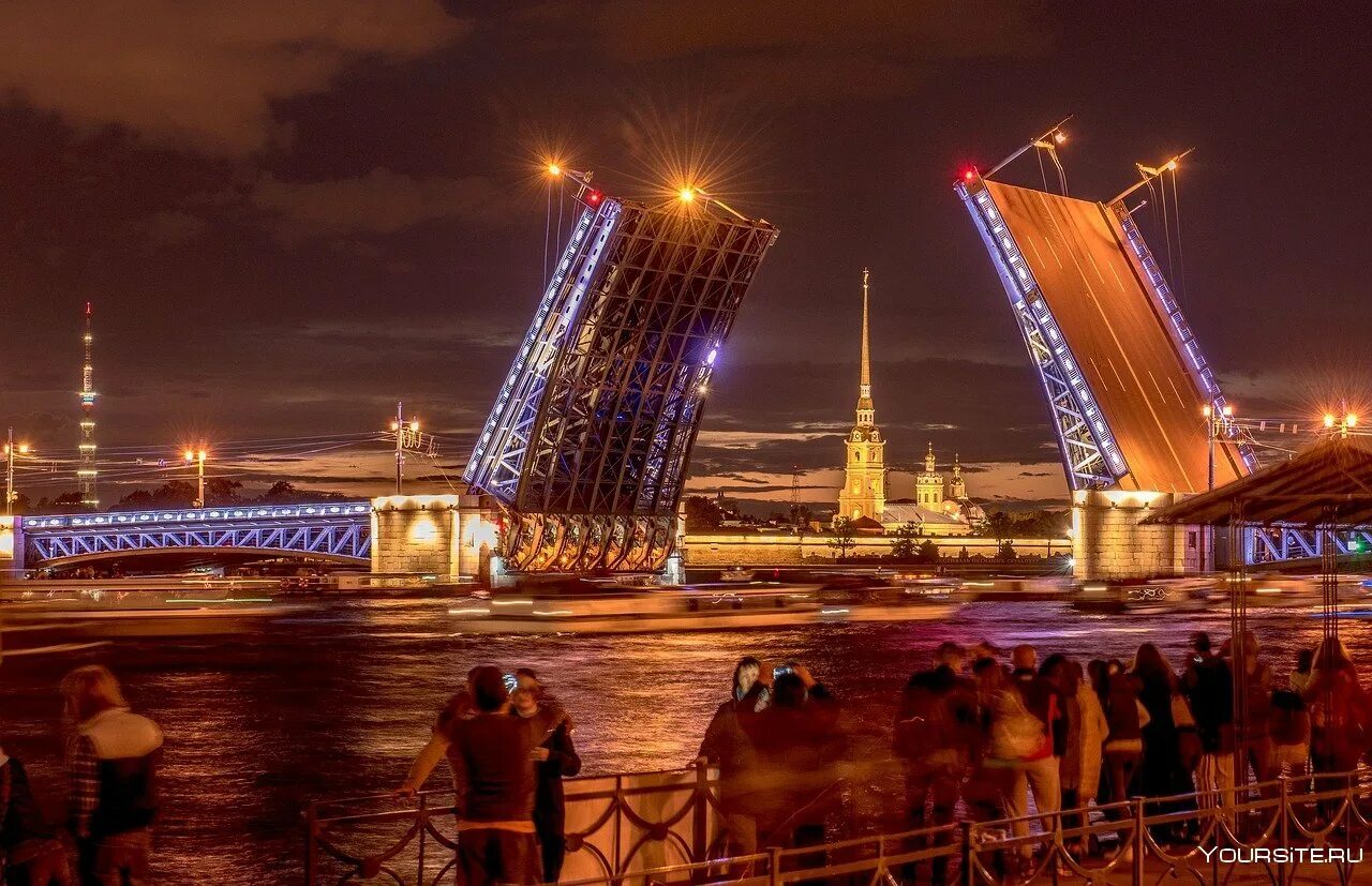 Санкт петербург город поет. Разводные мосты в санкт-петербурге. дворцовый мост в санкт-петербурге. разведенный дворцовый мост в санкт-петербурге. дворцовый мост смотровая площадка.