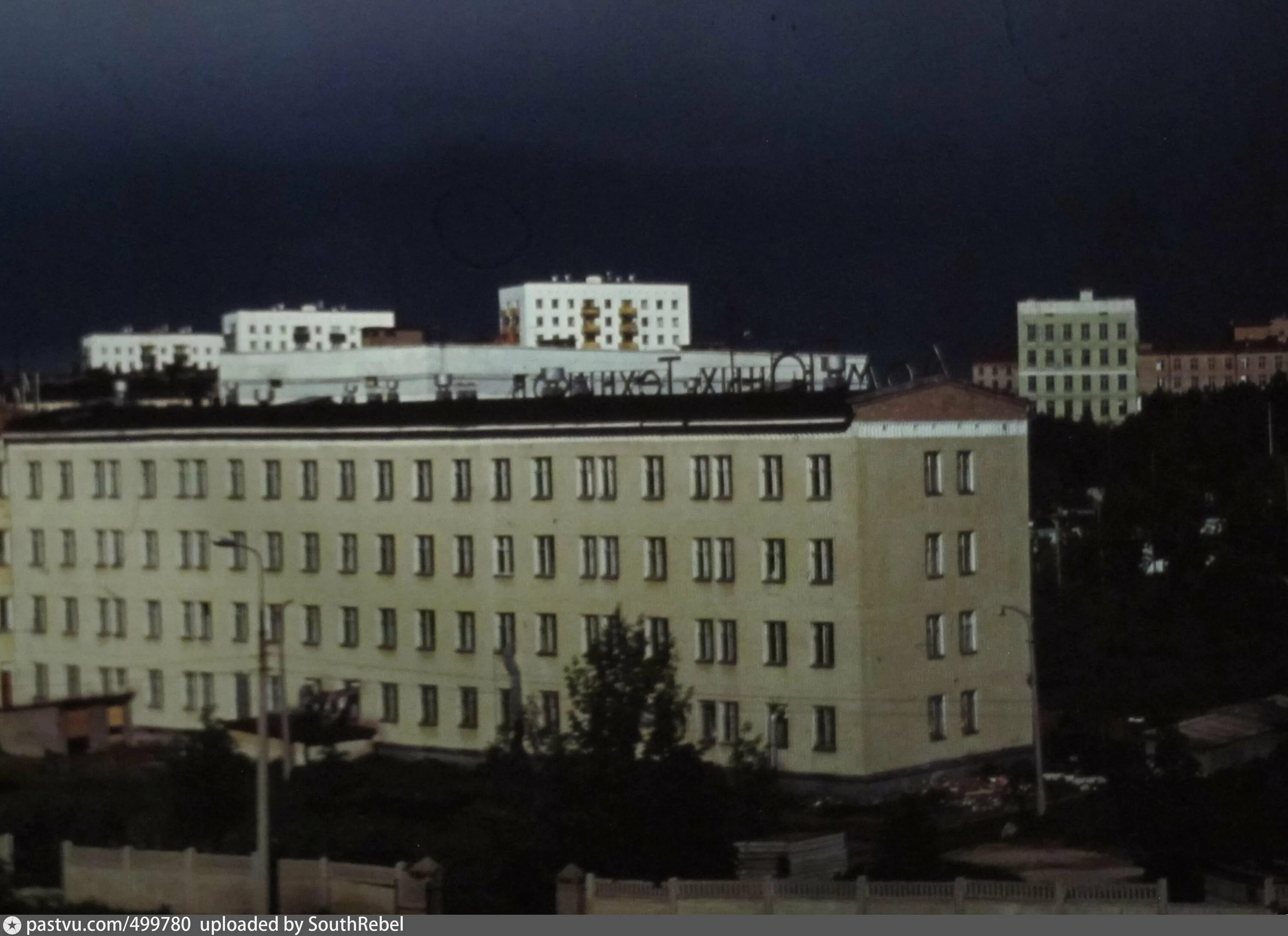 В каком городе находится завод чайка. Московский школьный завод чайка. чайка школьный завод зюзино. город тула завод чайка. завод чайка фото.