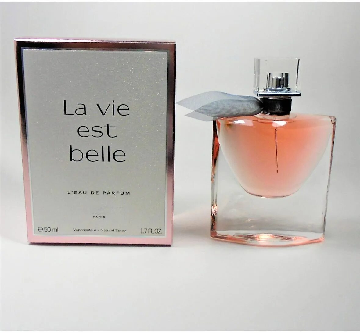 Lancome la vie est belle цены. Духи ла ви ЭСТ Бель. Lancome духи la vie est Belle 50 мл. Lancome la vie est Belle парфюмерная вода 75 мл. Ланком ла ВИА Бель эклад.