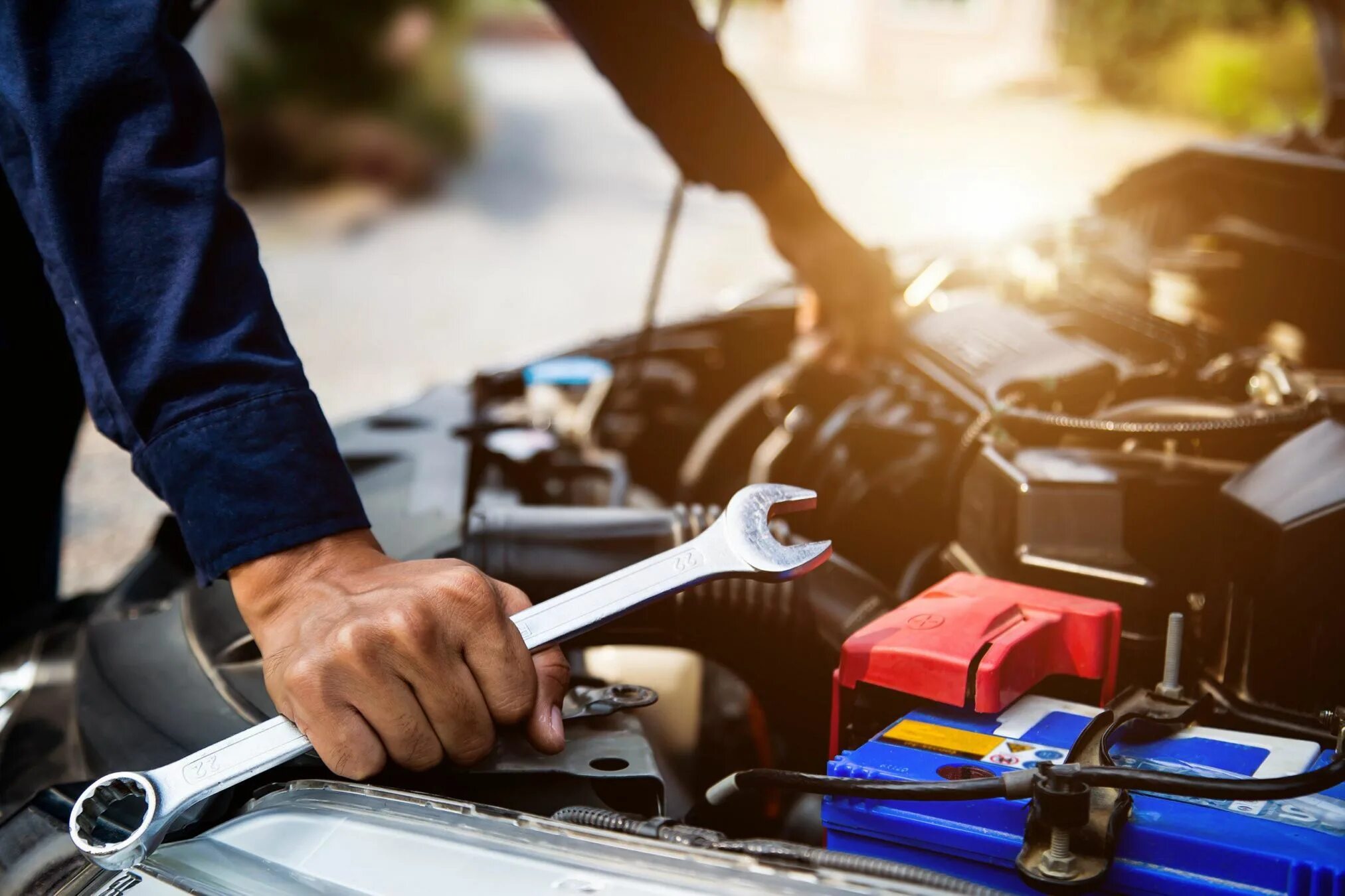 Car engineer. Автомеханик. Ремонт машины. Автослесарь автомеханик. Автослесарь Моторист.