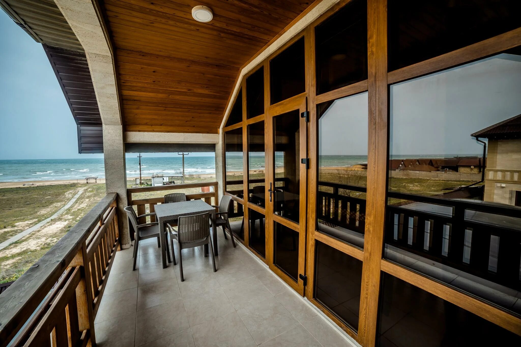 Отель избербаш в дагестане. Голден бич дагестан. Пляж дельфин махачкала. Казачий берег должанская. Пляж избербаш дагестан.