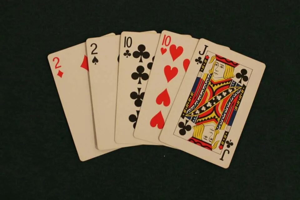 Старшая карта игра. Флеш Покер на 2 карты. Две пары в покере. Пара в покере. Покер комбинации две пары.