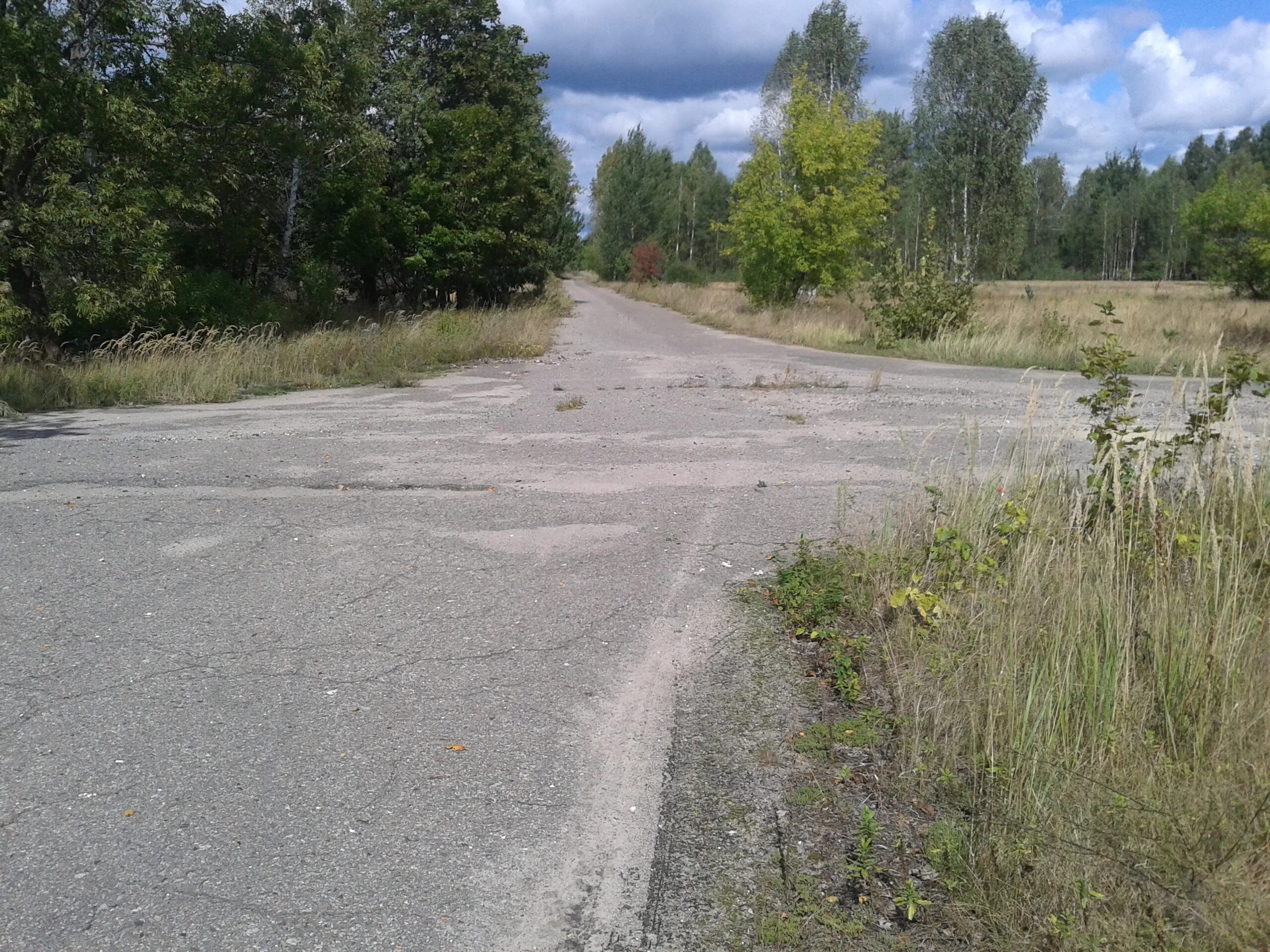 Перекресток всех дорог бологое. Дороги перепутье. Пухтоловская дорога. Мокрый асфальт дорога. Заброшенный перекресток дороги.