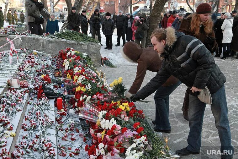 Пожар в белой лошади. Трагедия в Перми Хромая лошадь. Хромая лошадь Пермь пожар. Клуб Хромая лошадь Пермь. Трагедия в хромой лошади Пермь.