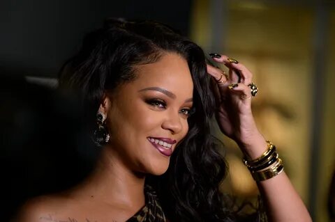 Rihanna cirugias