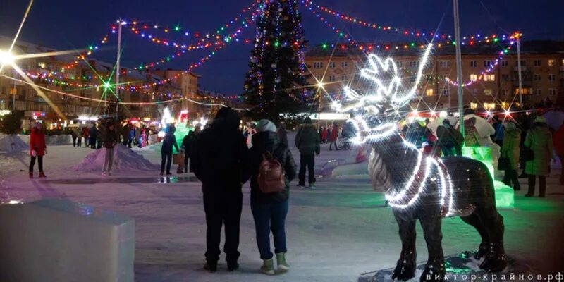 Ледовый городок Южноуральск. Южноуральск ледяной городок. Южноуральск площадь. Городская площадь Южноуральска. Южноуральск нова