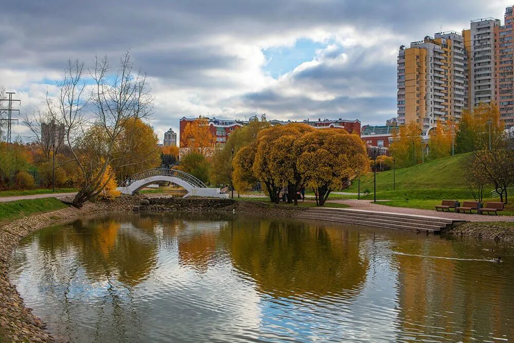 Парк 50 летия октября фото. Парк 50-летия октября Москва проспект Вернадского. Парк 50 летия октября проспект Вернадского. Раменки парк 50 лет октября. Парк 50 летия октября Коломна.