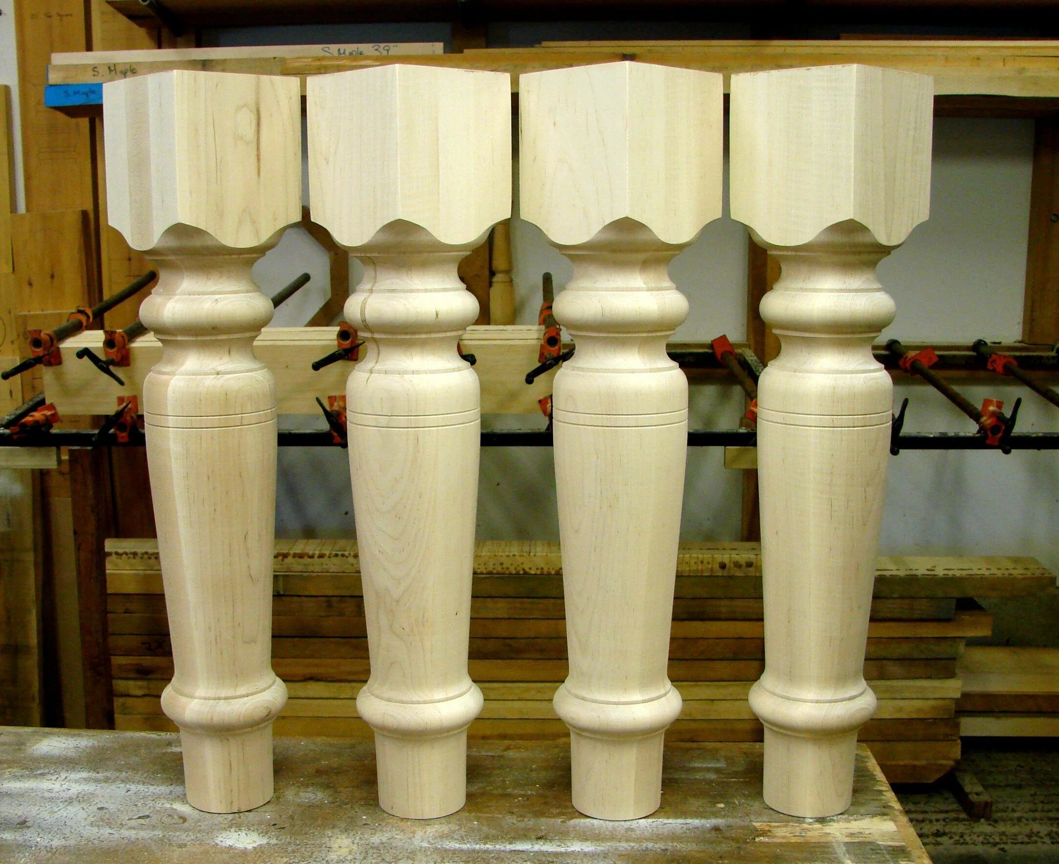 Ножки для стола из дерева своими руками. Изделия из дерева. Крепление ножек к столу. Ножки для стола деревянные. Резные ножки для стола.