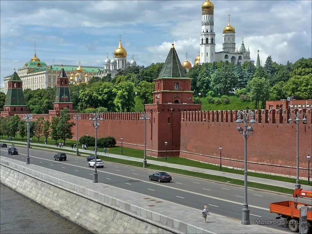 Кремлевские постройки. Петровская (Угрешская) башня. Петровская башня Московского Кремля. Петровская башня башни Московского Кремля. Москва Кремль Петровская башня.